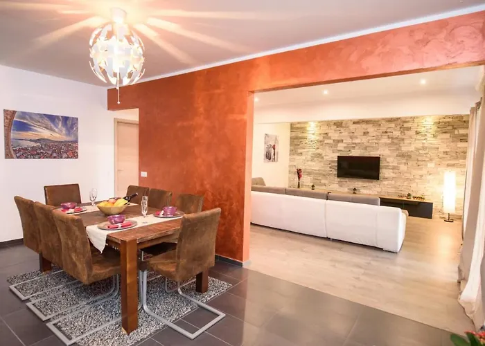 别墅 Near Split With Private Pool & Garden Kaštela